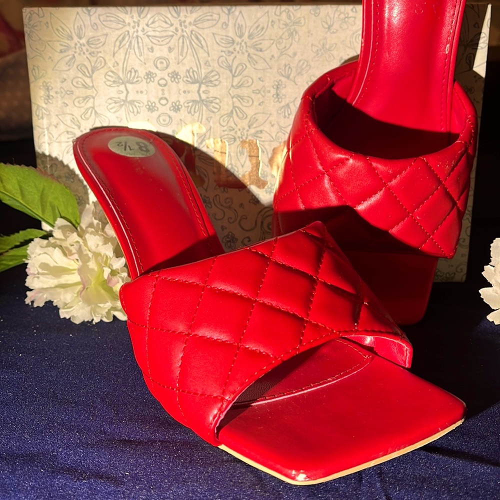 Very cute Comfortable red shoes